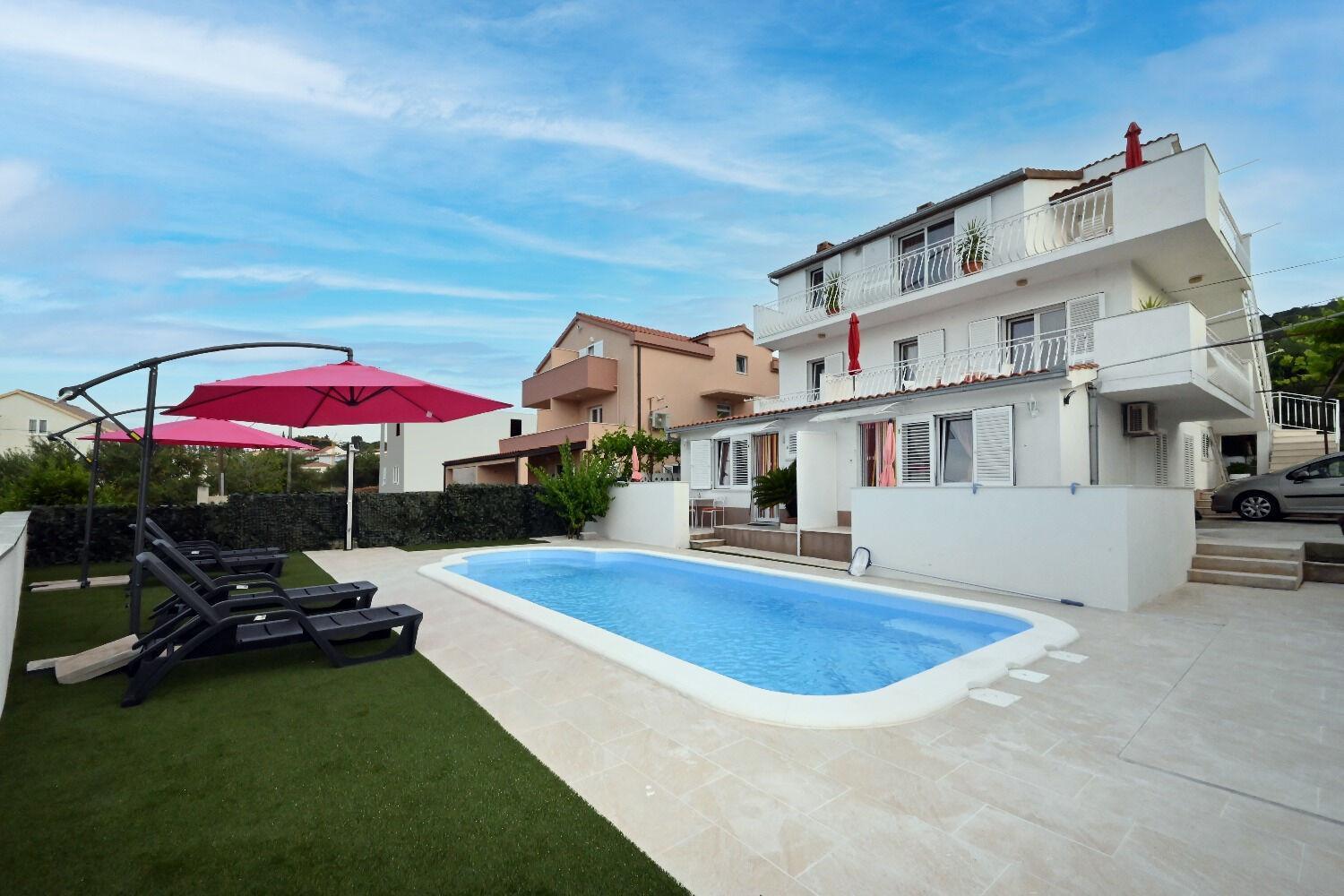 Apartment Mihovilovic Slatine Εξωτερικό φωτογραφία